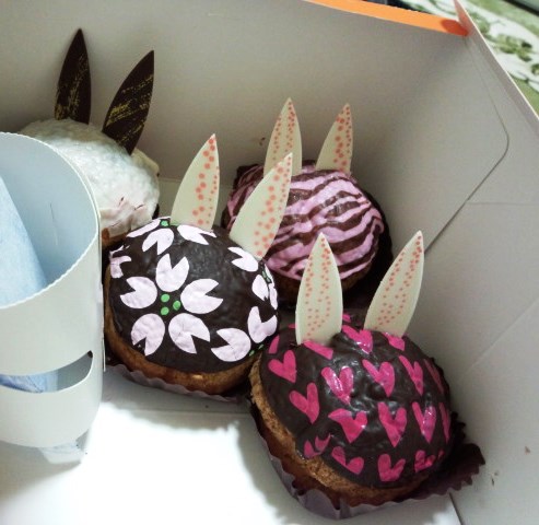 1個だけ弟のエサにもしました。昔は腹筋割れていたのに今や巨漢で~(笑)